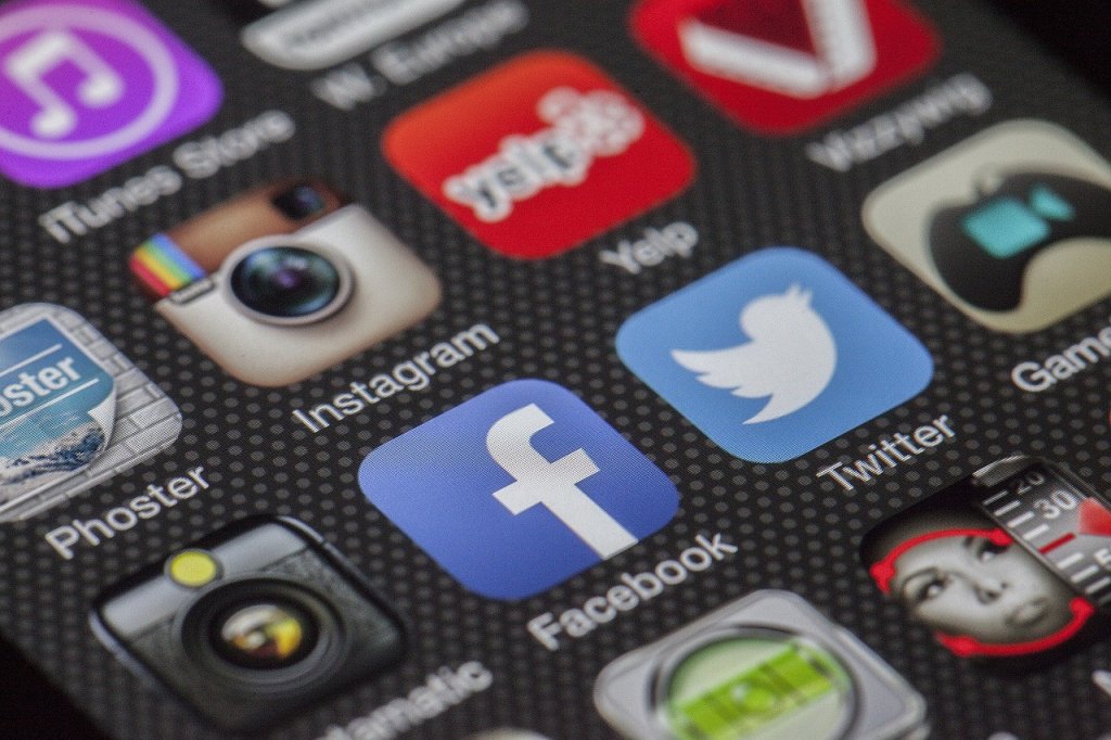 An image of a phone screen showing Facebook and Instagram icons.